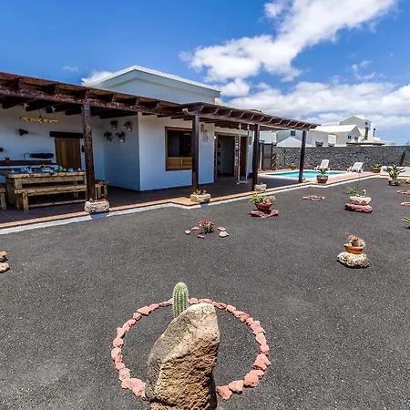 El Faro بلايا بلانكا